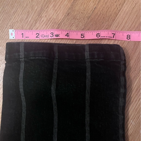 Lulus black cropped pinstriped jeans / 30” / medium / 8 - Picture 3 of 10